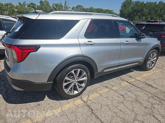 2025 Ford Explorer Platinum - miniatura 4
