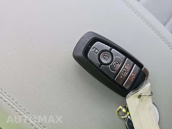 2025 Ford Explorer Platinum - miniatura 5