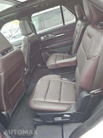 2025 Ford Explorer Platinum - miniatura 13