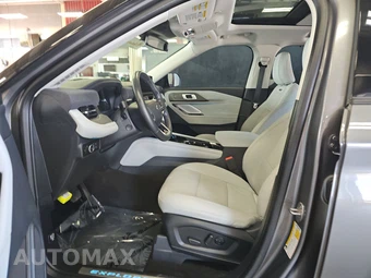 2025 Ford Explorer Platinum - miniatura 7