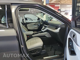 2025 Ford Explorer Platinum - miniatura 8