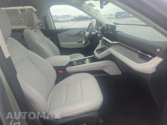 2025 Ford Explorer Platinum - miniatura 8