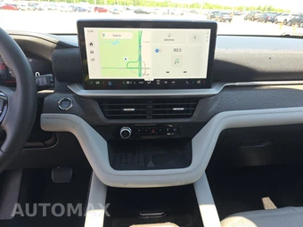 2025 Ford Explorer Platinum - miniatura 11