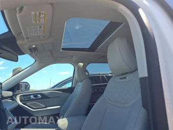 2025 Ford Explorer Platinum - miniatura 18