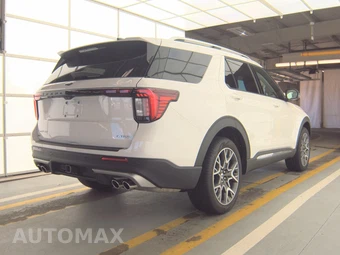 2025 Ford Explorer Platinum - miniatura 4