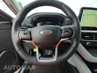 2025 Ford Explorer Platinum - miniatura 17