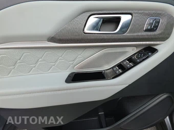 2025 Ford Explorer Platinum - miniatura 9