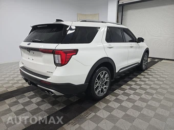 2025 Ford Explorer Platinum - miniatura 4
