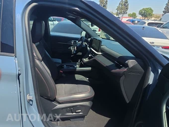 2025 Ford Explorer ST - miniatura 28