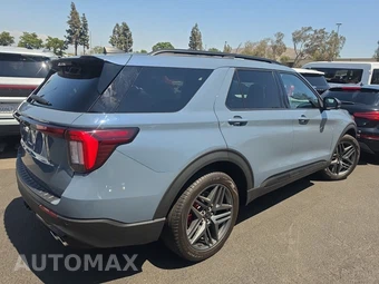2025 Ford Explorer ST - miniatura 4