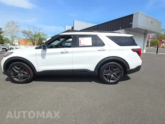 2025 Ford Explorer ST - miniatura 3