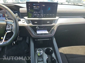 2025 Ford Explorer ST - miniatura 11