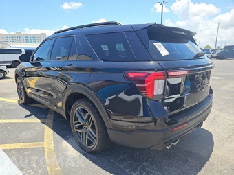 2025 Ford Explorer ST - miniatura 6
