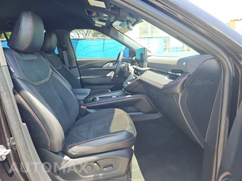 2025 Ford Explorer ST - miniatura 8
