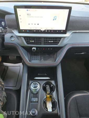 2025 Ford Explorer ST - miniatura 10