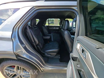 2025 Ford Explorer ST - miniatura 17