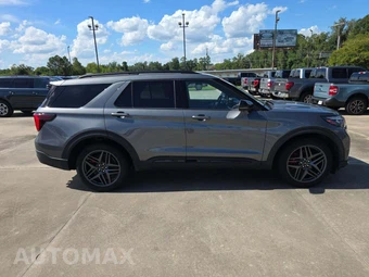 2025 Ford Explorer ST - miniatura 4