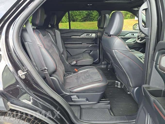 2025 Ford Explorer ST - miniatura 14