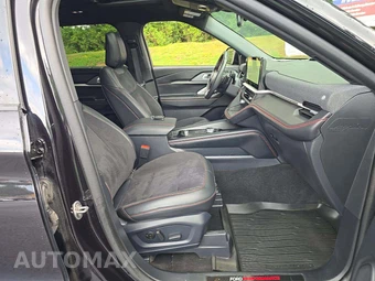2025 Ford Explorer ST - miniatura 16