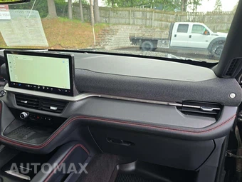 2025 Ford Explorer ST - miniatura 17