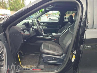2025 Ford Explorer ST - miniatura 3