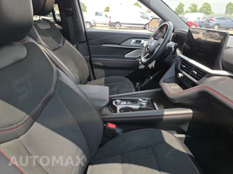 2025 Ford Explorer ST - miniatura 14