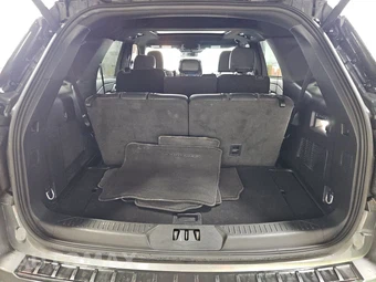 2025 Ford Explorer ST - miniatura 17
