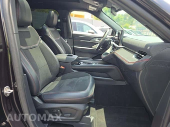 2025 Ford Explorer ST - miniatura 19