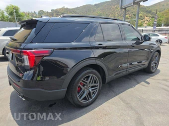 2025 Ford Explorer ST - miniatura 3