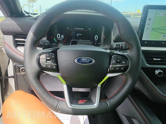 2025 Ford Explorer ST - miniatura 10