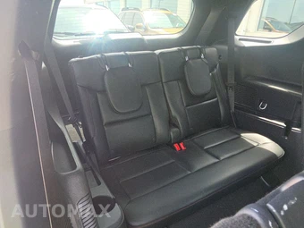 2025 Ford Explorer ST - miniatura 14
