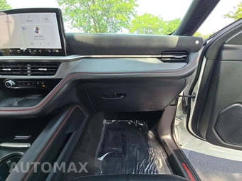 2025 Ford Explorer ST - miniatura 17