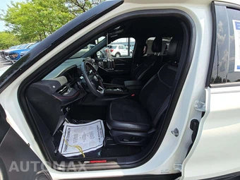 2025 Ford Explorer ST - miniatura 3