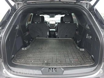 2025 Ford Explorer ST - miniatura 12