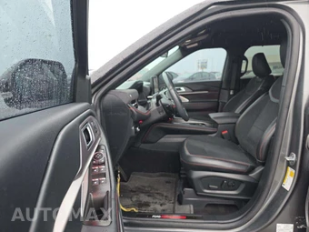 2025 Ford Explorer ST - miniatura 3