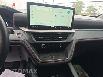 2025 Ford Explorer ST - miniatura 7