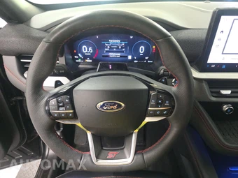 2025 Ford Explorer ST - miniatura 10