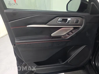 2025 Ford Explorer ST - miniatura 9
