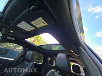 2025 Ford Explorer ST - miniatura 11