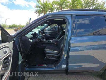 2025 Ford Explorer ST - miniatura 6