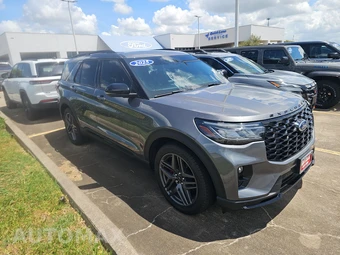 2025 Ford Explorer ST - miniatura 3