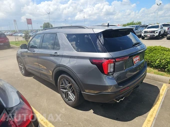 2025 Ford Explorer ST - miniatura 6