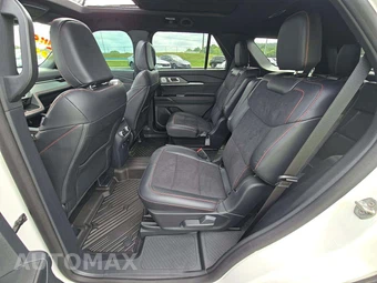 2025 Ford Explorer ST - miniatura 10
