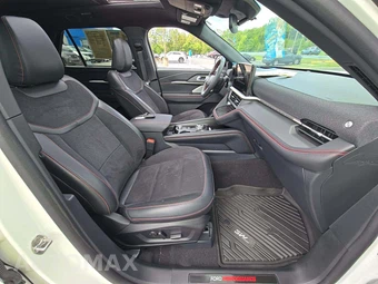 2025 Ford Explorer ST - miniatura 16