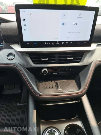 2025 Ford Explorer ST - miniatura 10