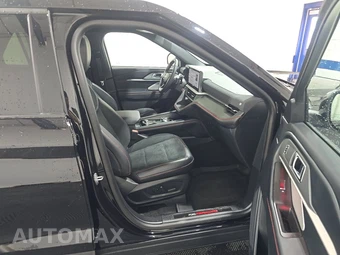 2025 Ford Explorer ST - miniatura 8