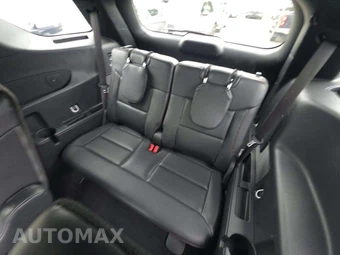 2025 Ford Explorer ST - miniatura 14