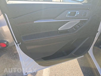 2025 Ford Explorer ST - miniatura 9