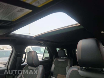2025 Ford Explorer ST - miniatura 11