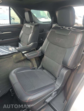 2025 Ford Explorer ST - miniatura 13